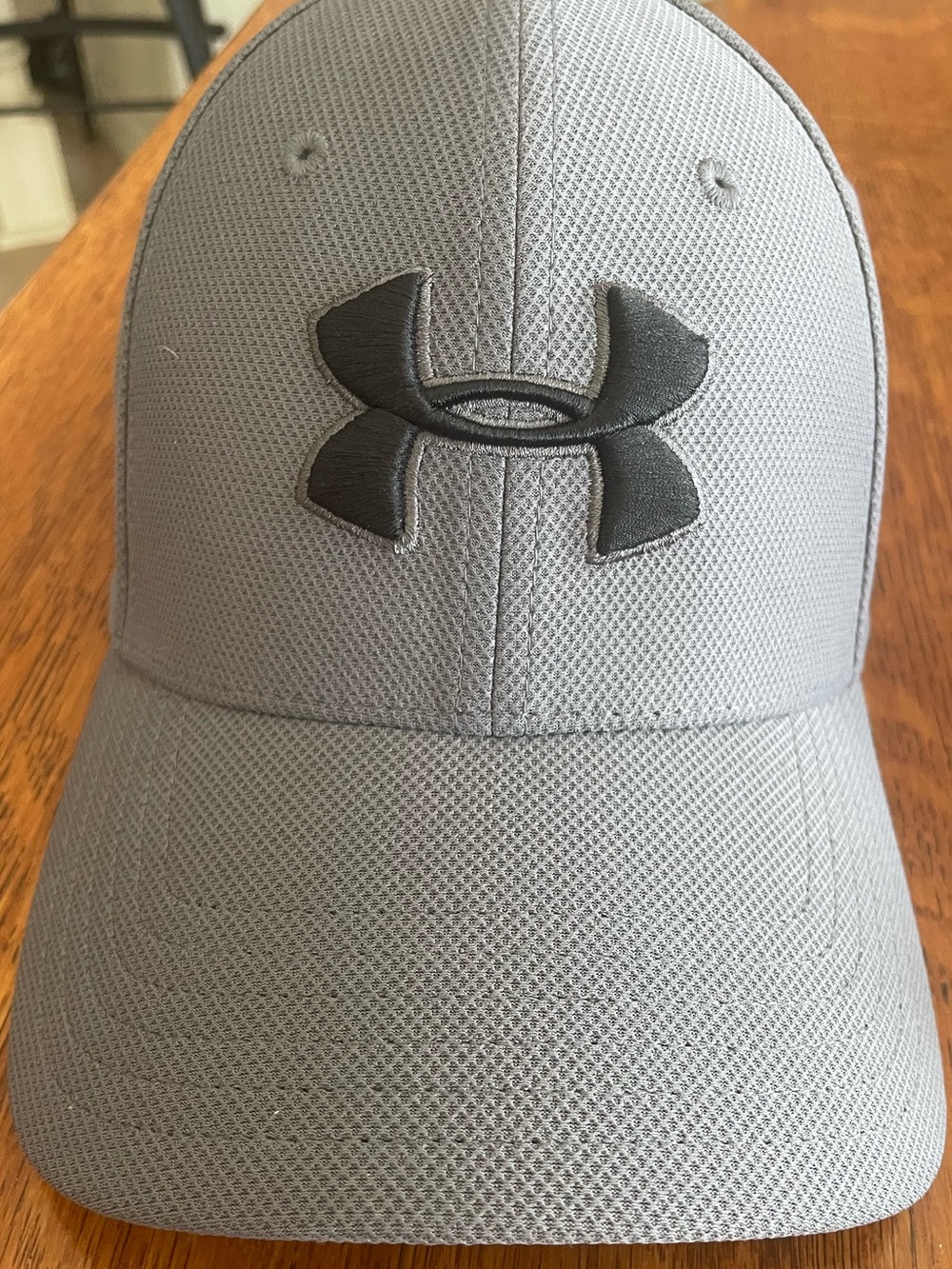 Grey Under Armour baseball cap NWT